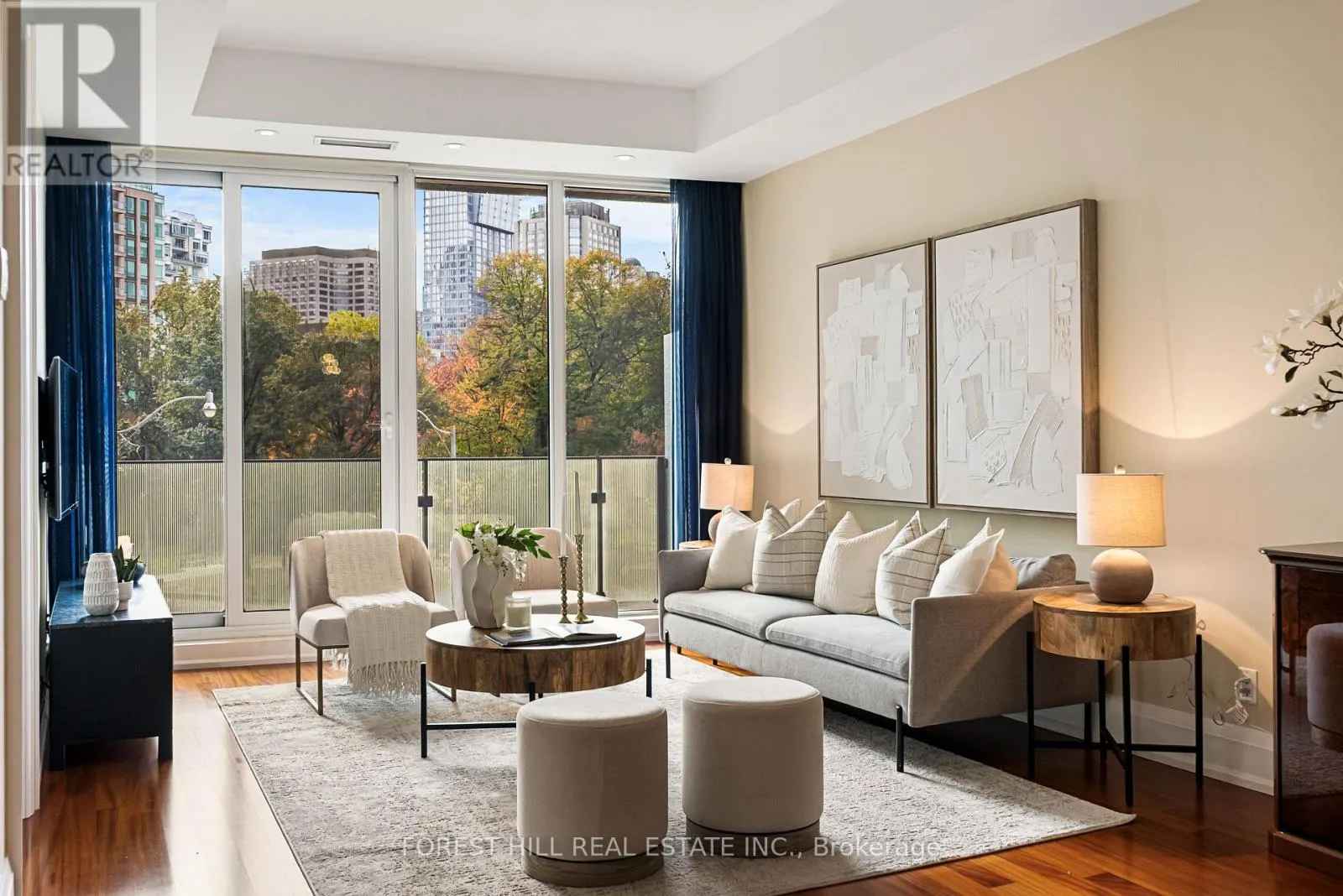304 - 88 DAVENPORT ROAD