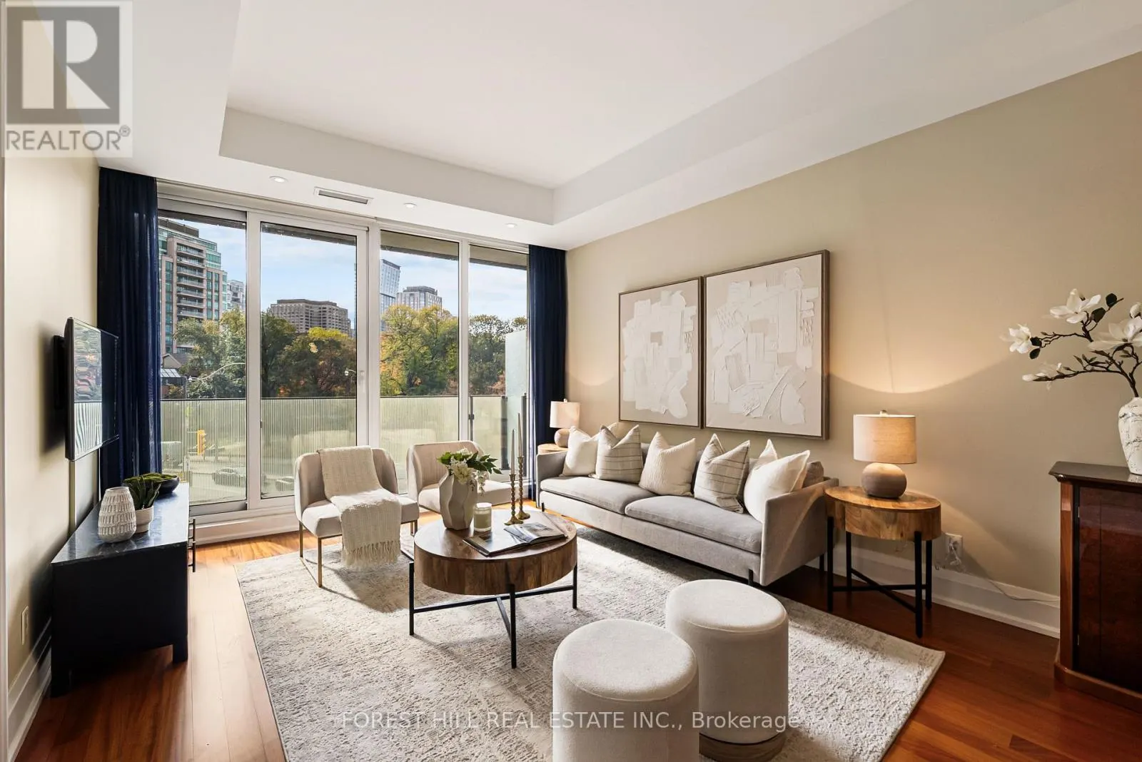 304 - 88 DAVENPORT ROAD