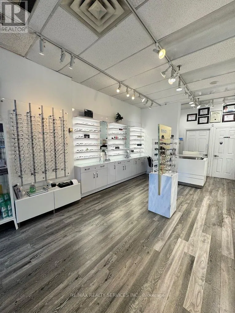 3 - 890 YONGE STREET