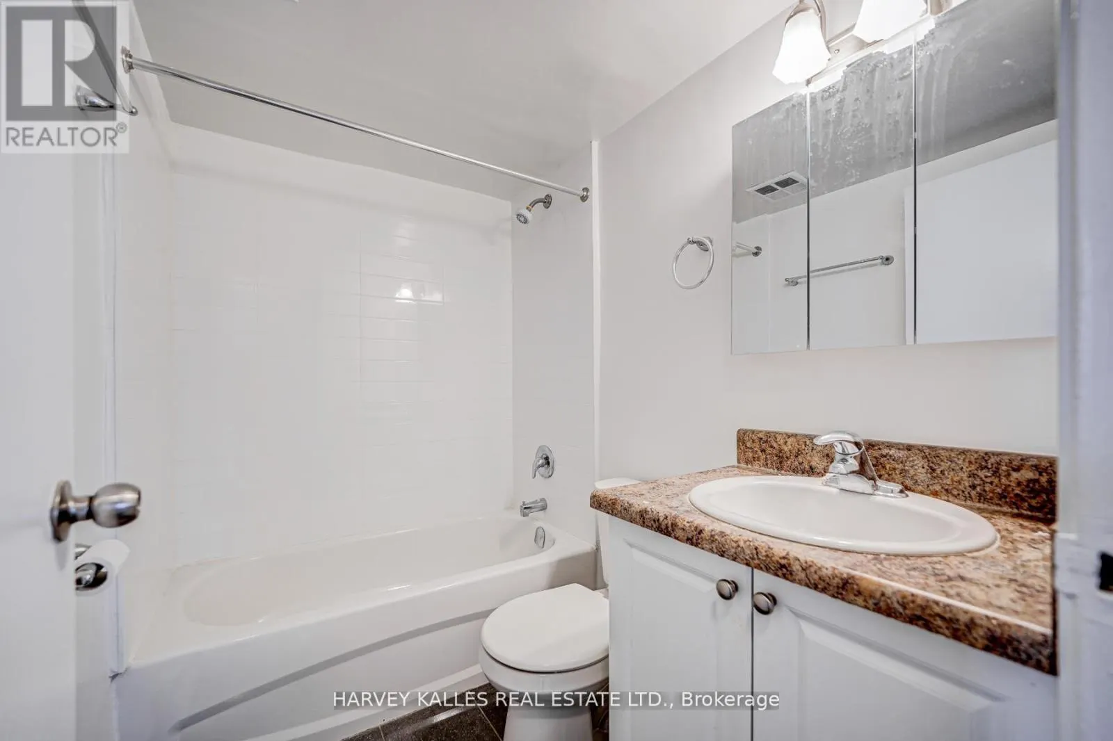 402 - 133 ERSKINE AVENUE