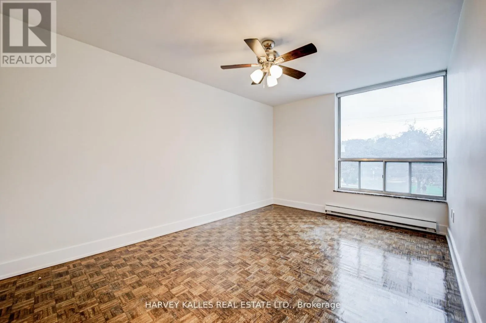 402 - 133 ERSKINE AVENUE