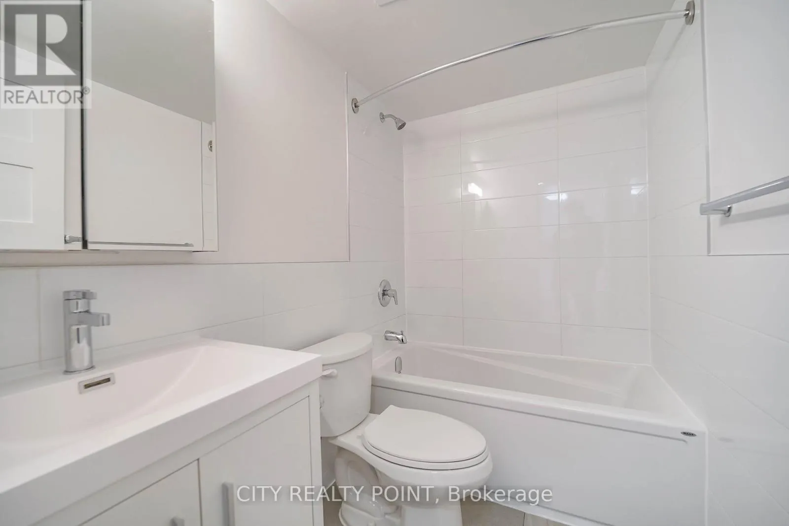 807 - 1500 BATHURST STREET