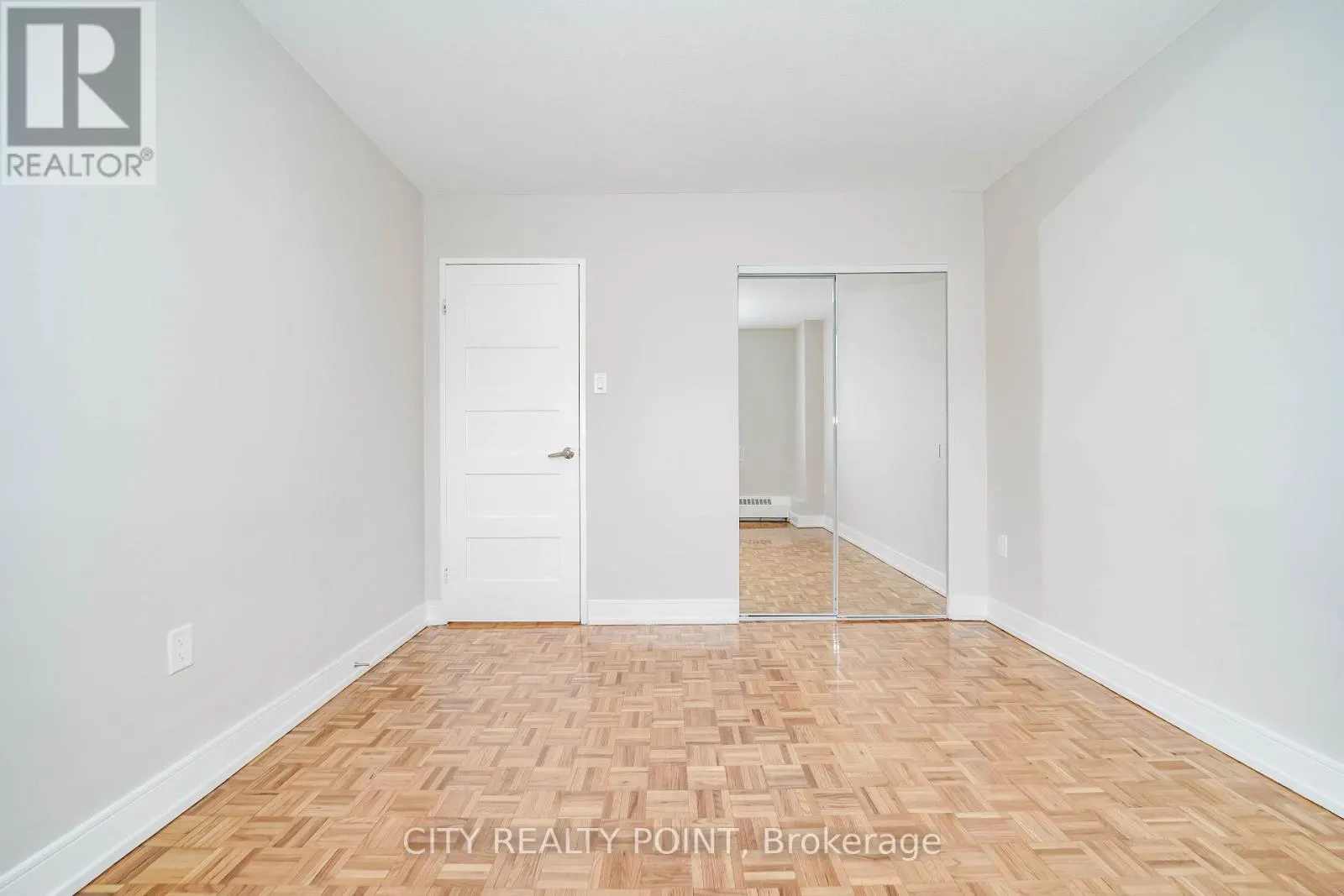 807 - 1500 BATHURST STREET