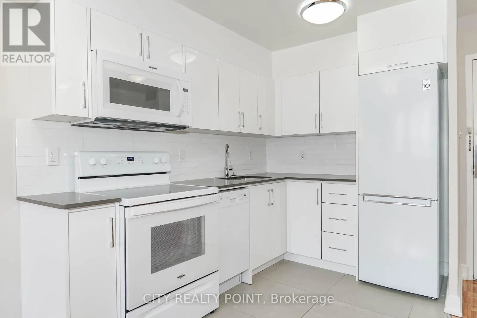807 - 1500 BATHURST STREET
