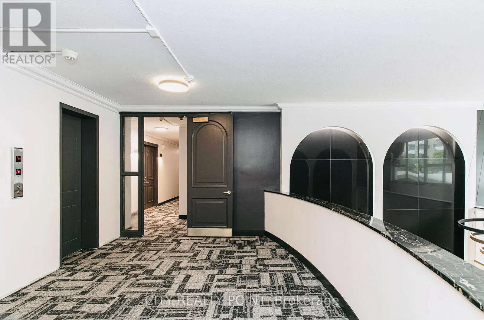 115 - 10 SHALLMAR BOULEVARD