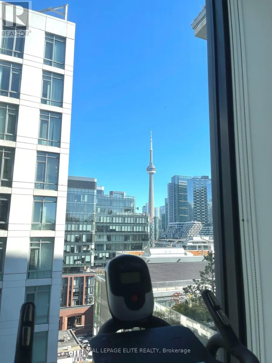 1119 - 111 BATHURST STREET
