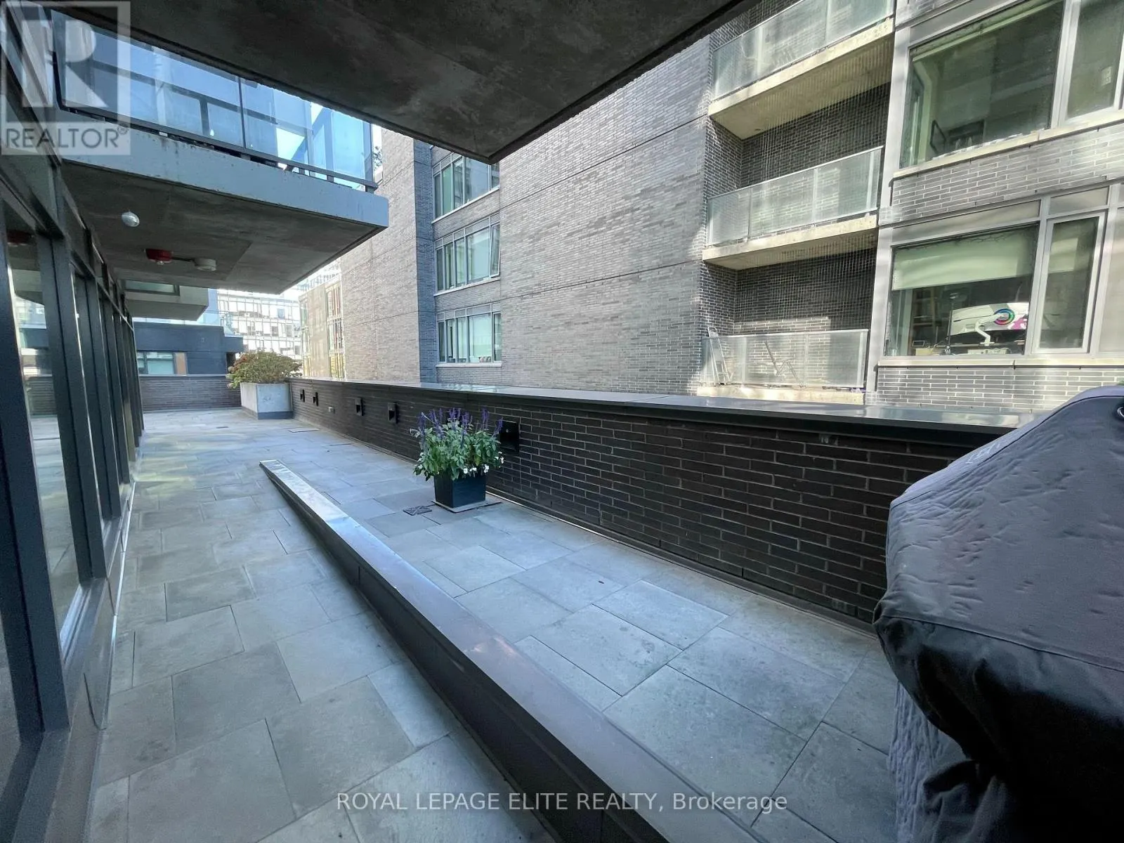 1119 - 111 BATHURST STREET