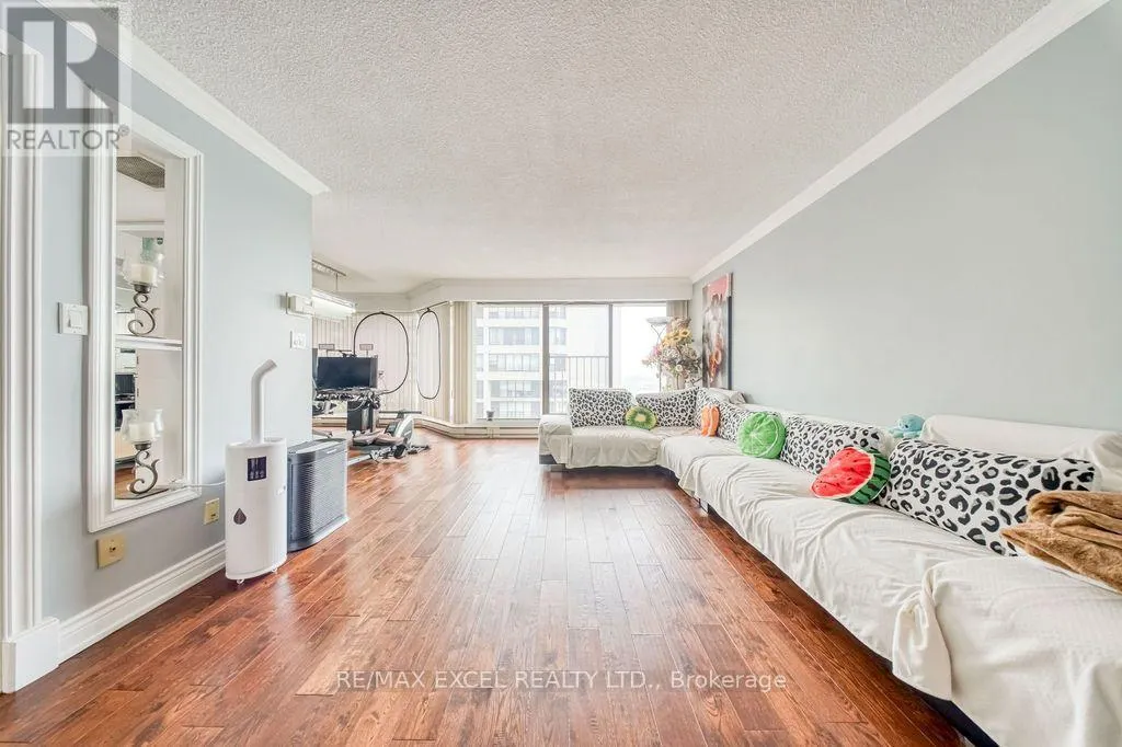 3403 - 65 HARBOUR SQUARE