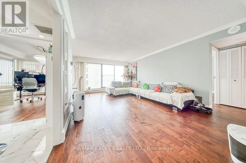 3403 - 65 HARBOUR SQUARE
