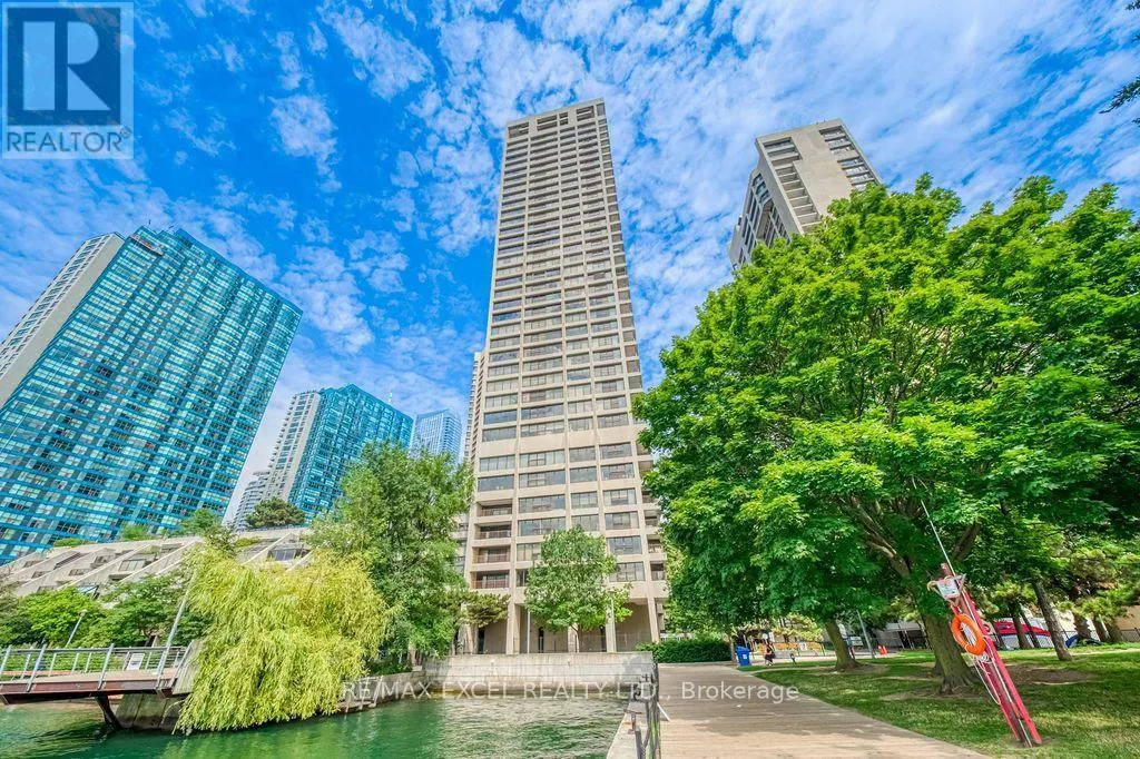 3403 - 65 HARBOUR SQUARE