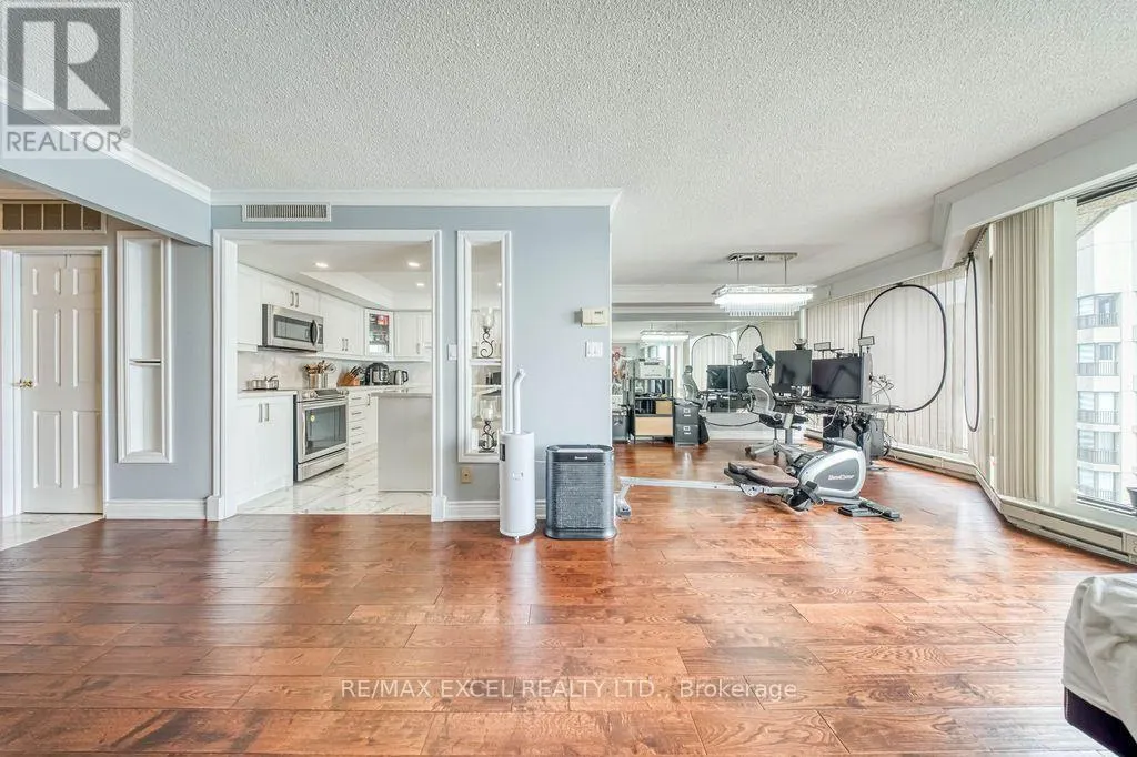 3403 - 65 HARBOUR SQUARE