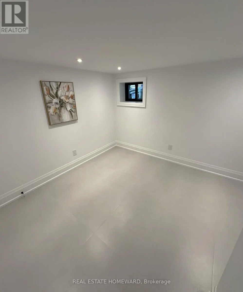333 GLENGARRY AVENUE