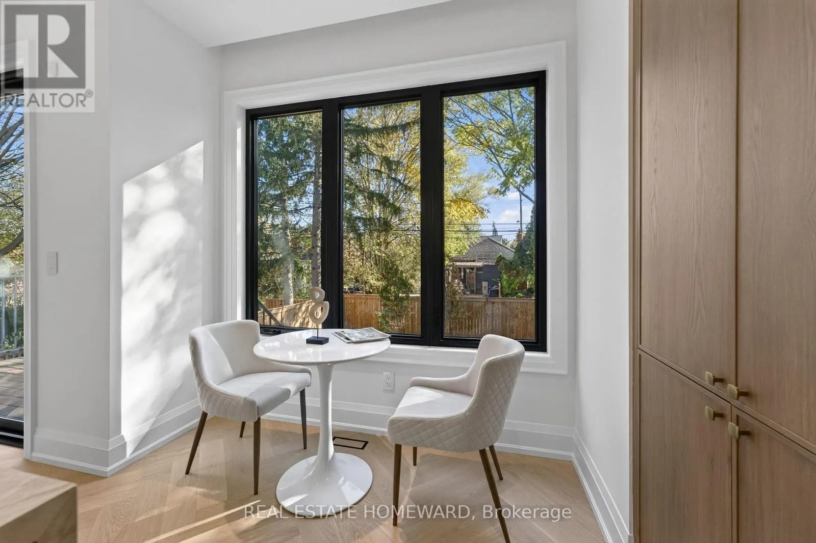 333 GLENGARRY AVENUE