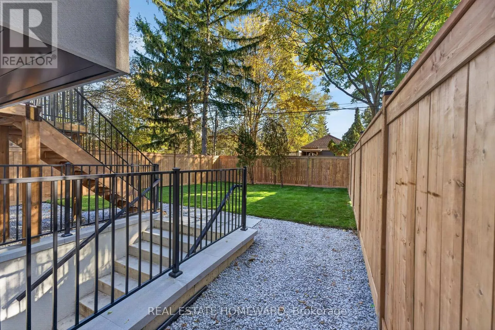 333 GLENGARRY AVENUE