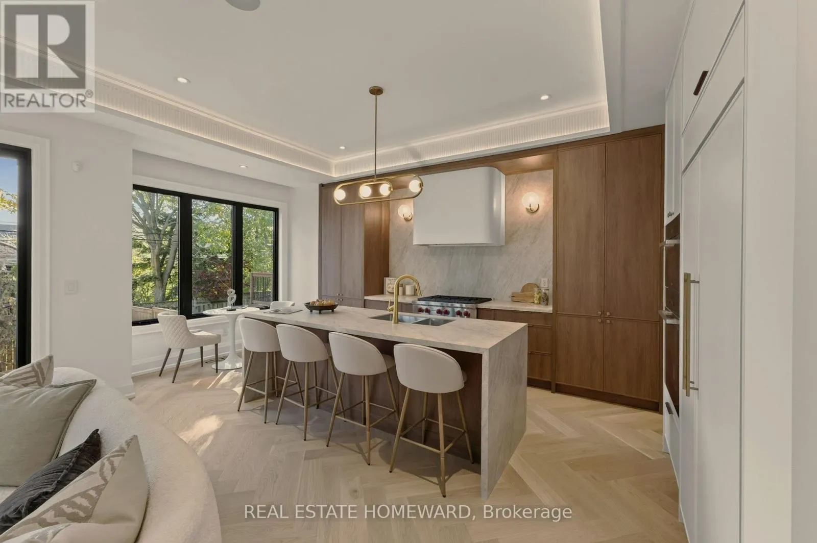333 GLENGARRY AVENUE