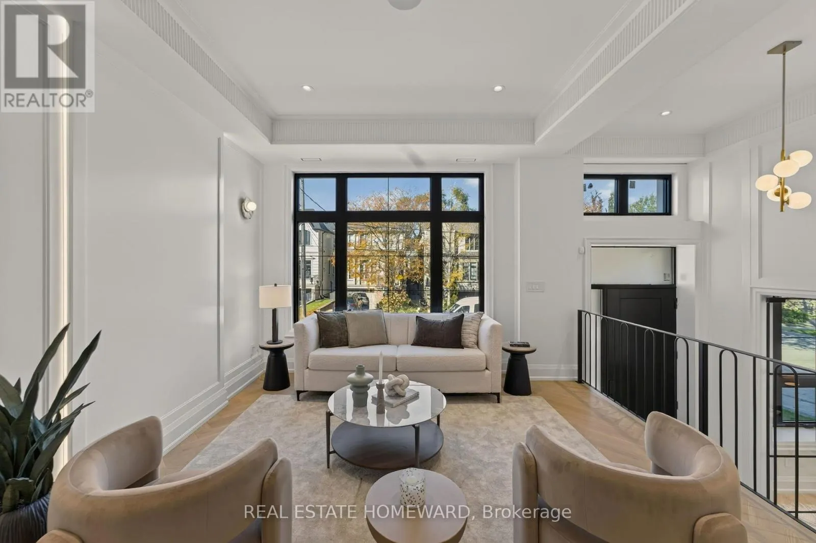 333 GLENGARRY AVENUE