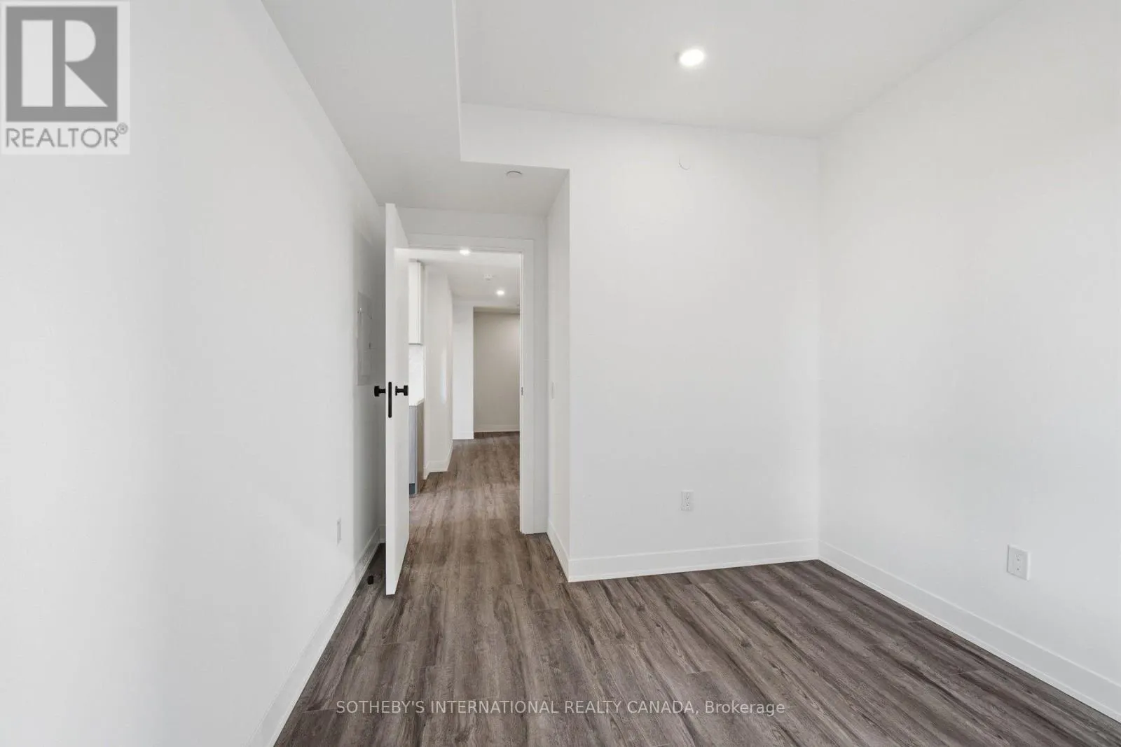 1401 - 15 ASSEMBLY LANE