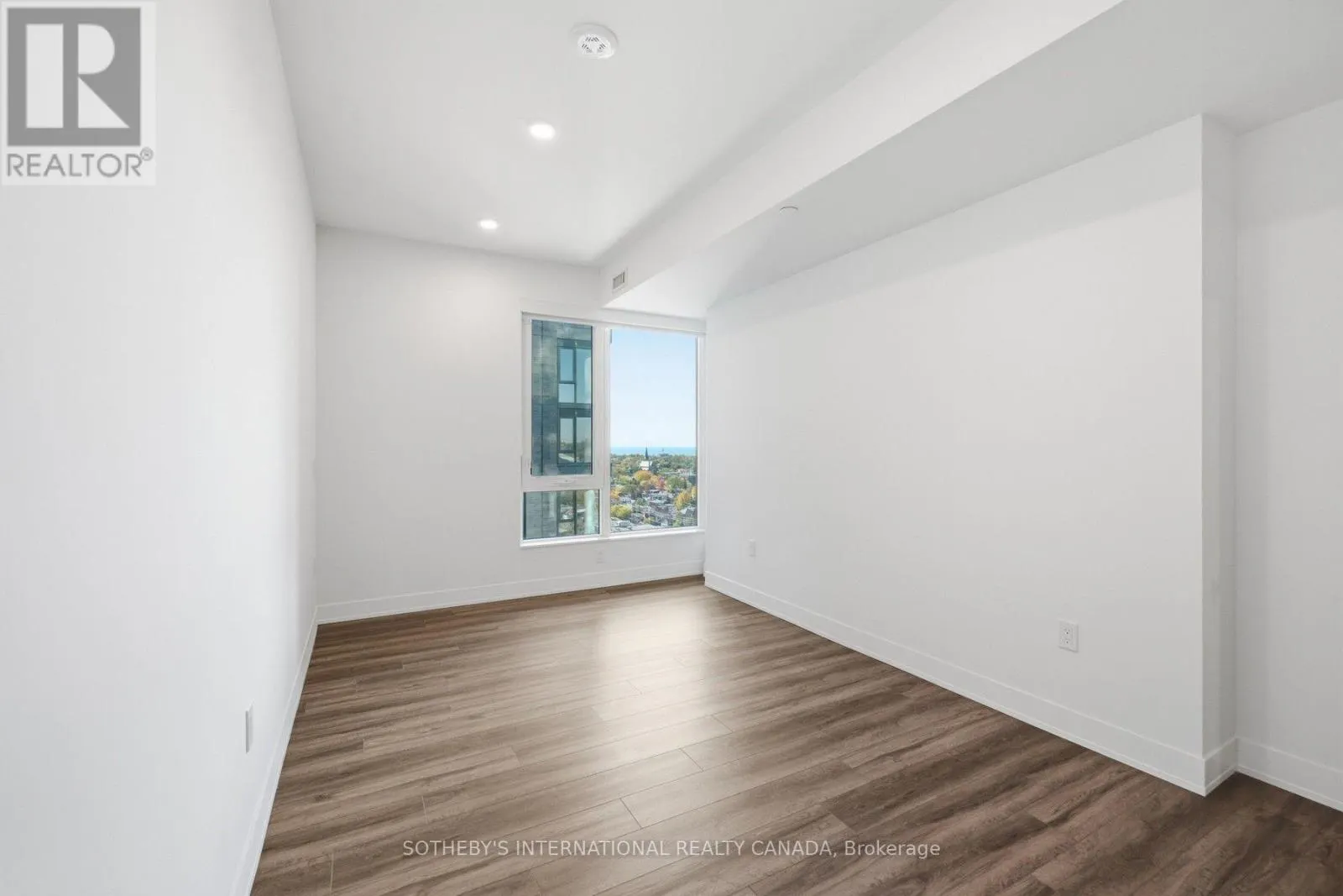 1405 - 15 ASSEMBLY LANE