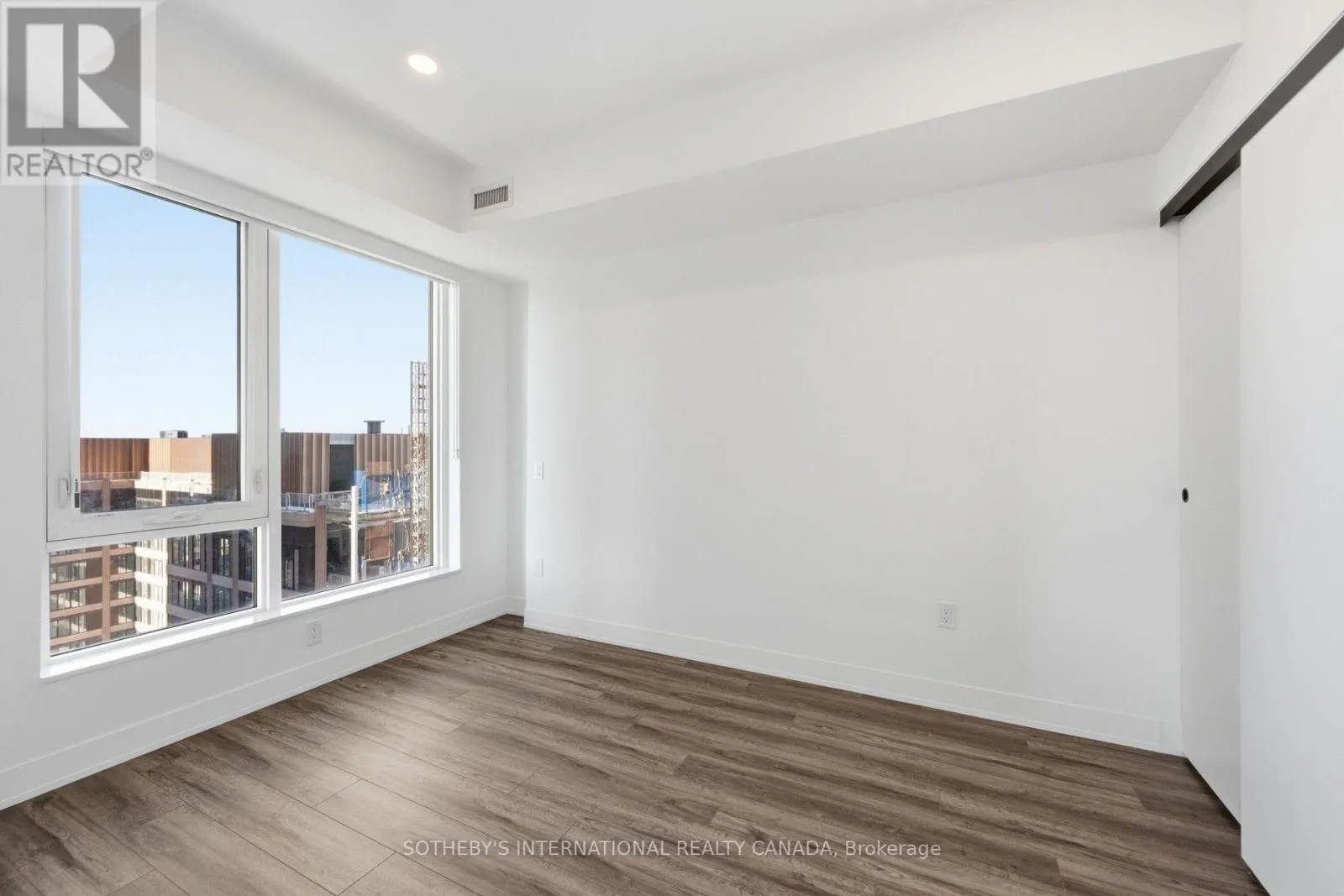 1405 - 15 ASSEMBLY LANE