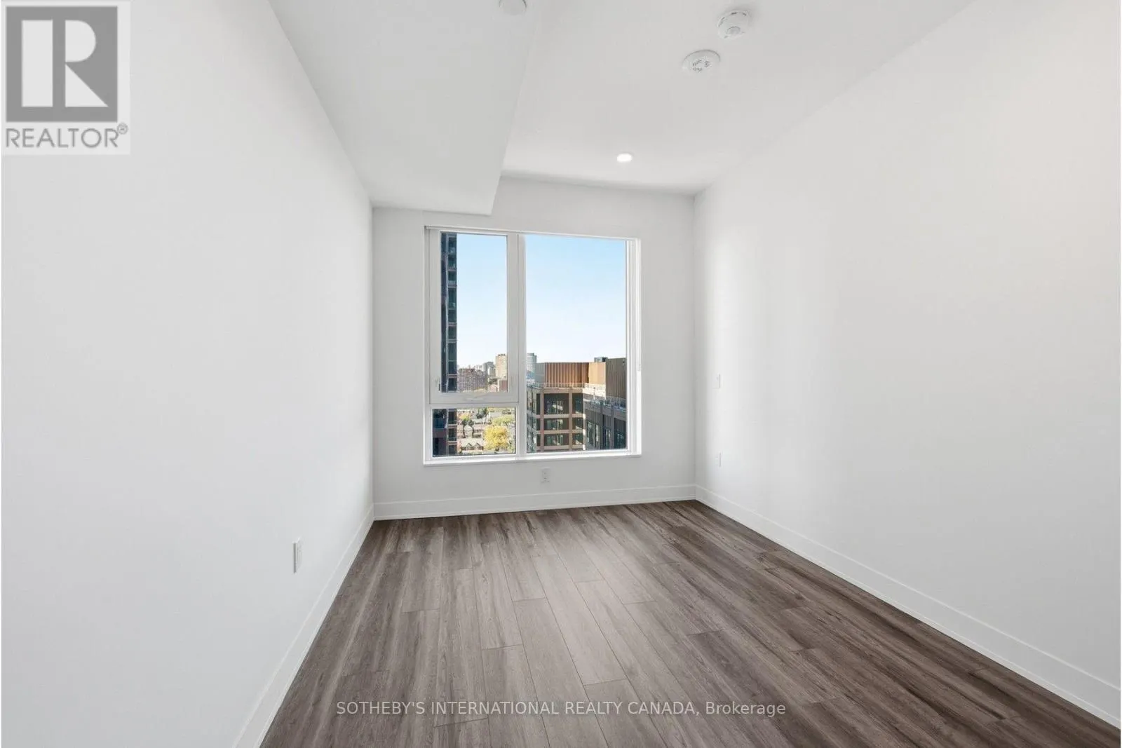 1405 - 15 ASSEMBLY LANE