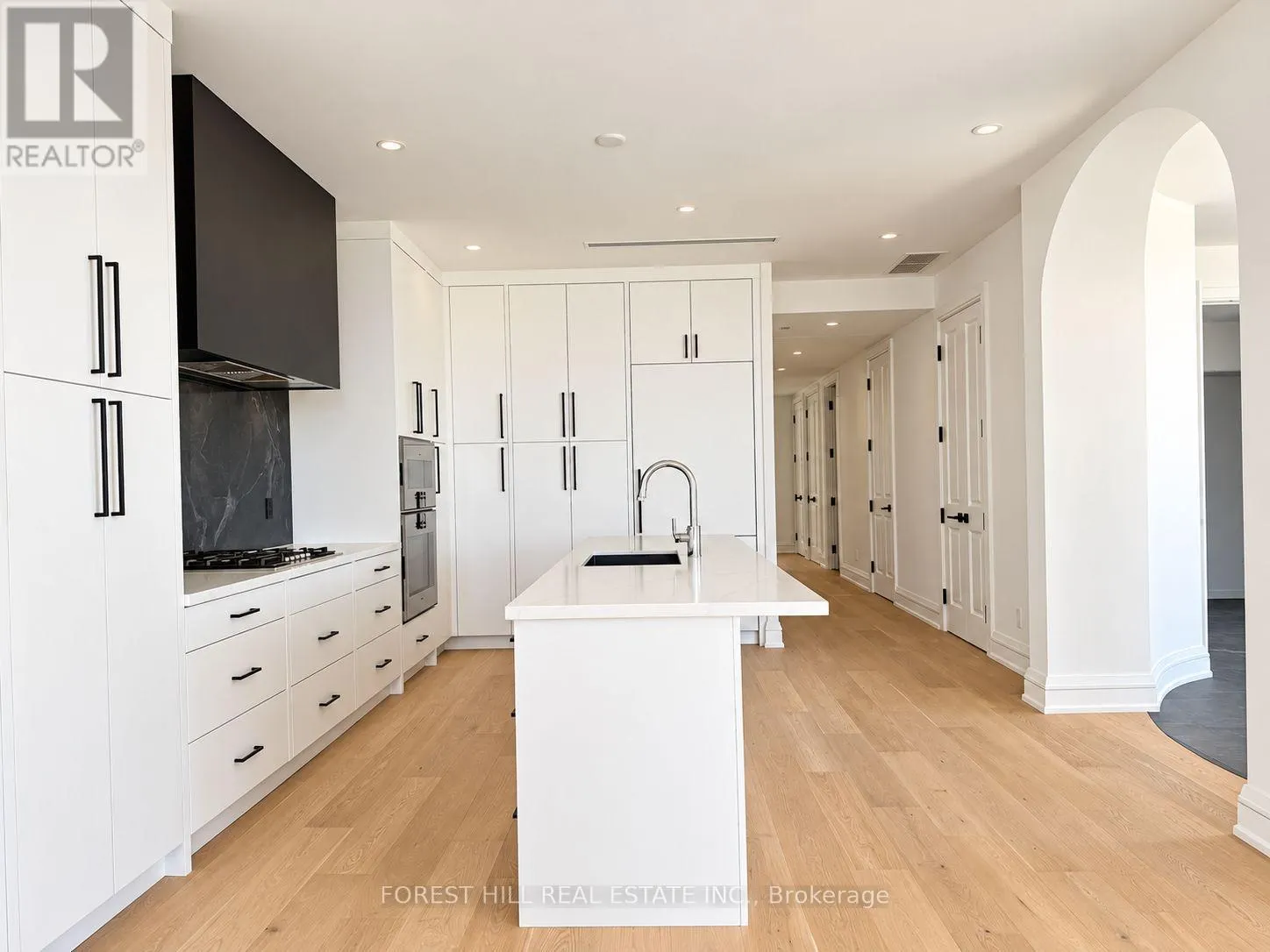 #7A - 2010 BATHURST STREET