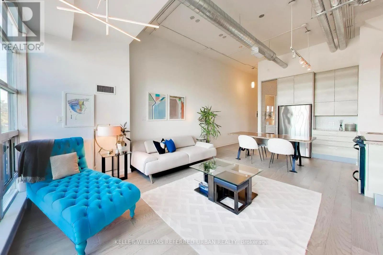 336 - 380 MACPHERSON AVENUE