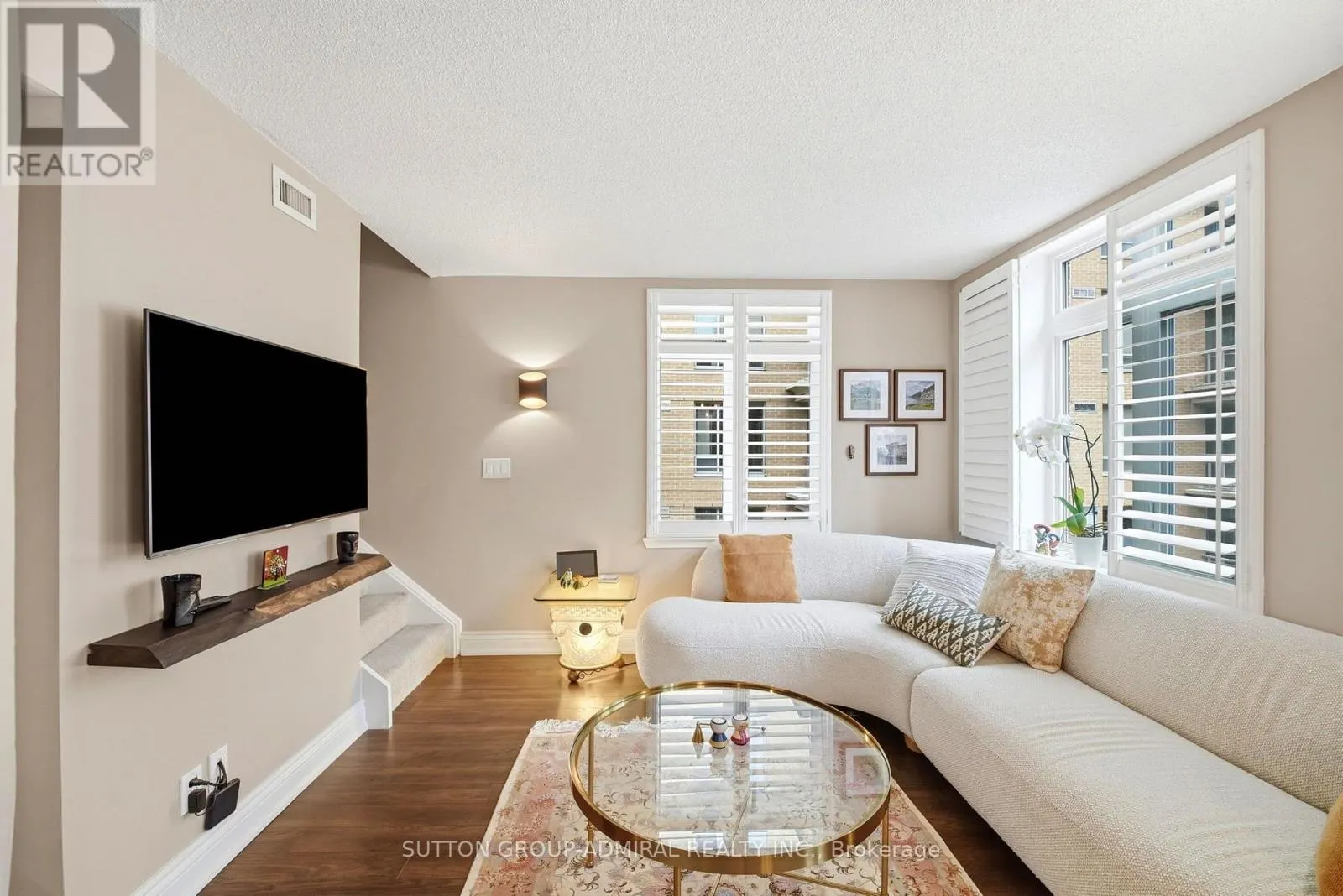 27 - 89 LILLIAN STREET