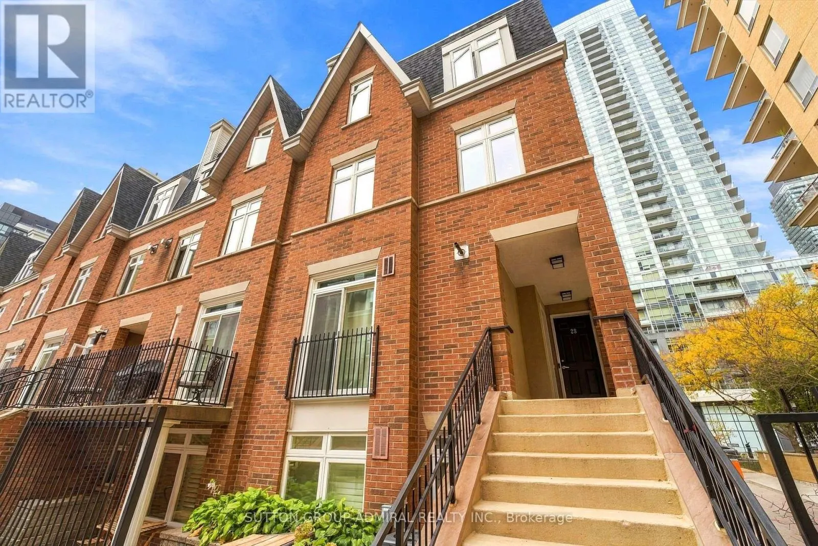 27 - 89 LILLIAN STREET