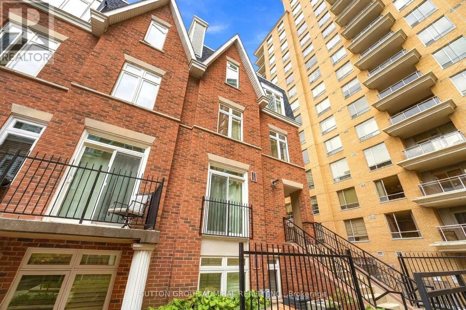 27 - 89 LILLIAN STREET