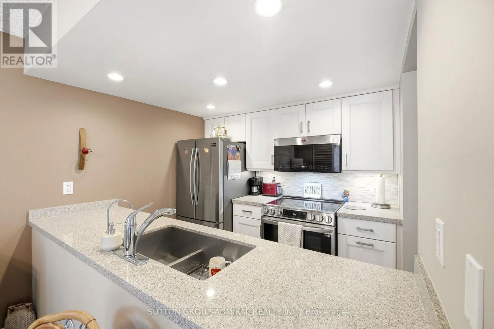 27 - 89 LILLIAN STREET