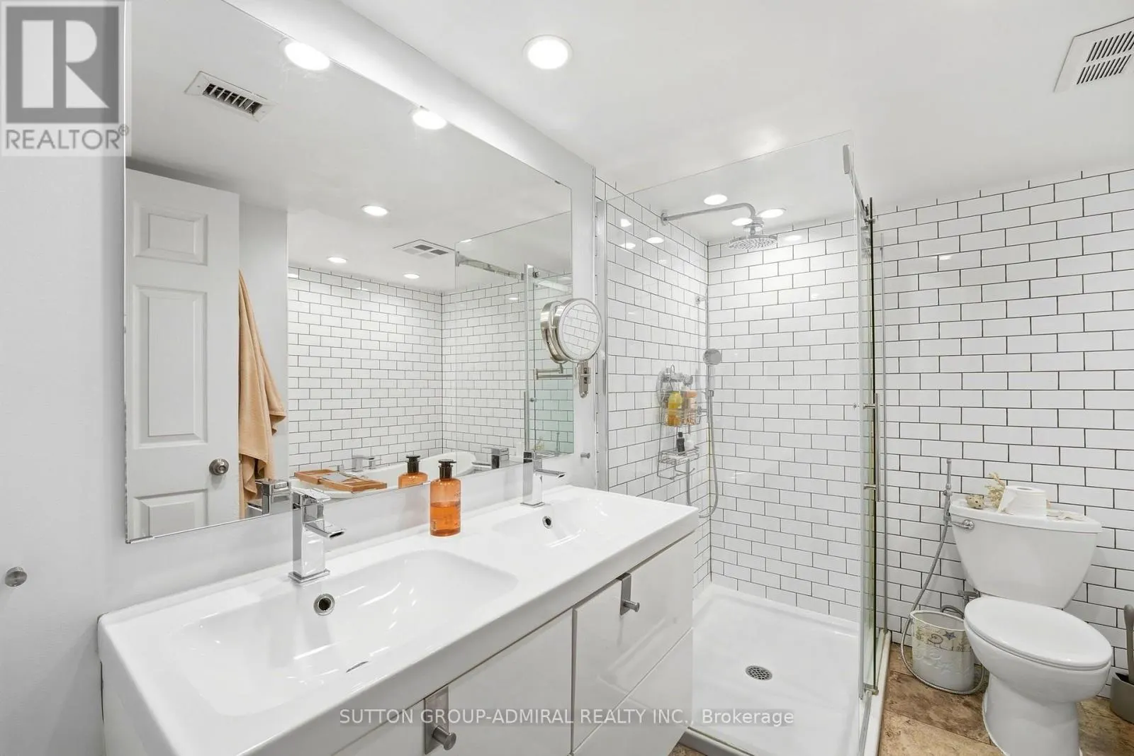 27 - 89 LILLIAN STREET