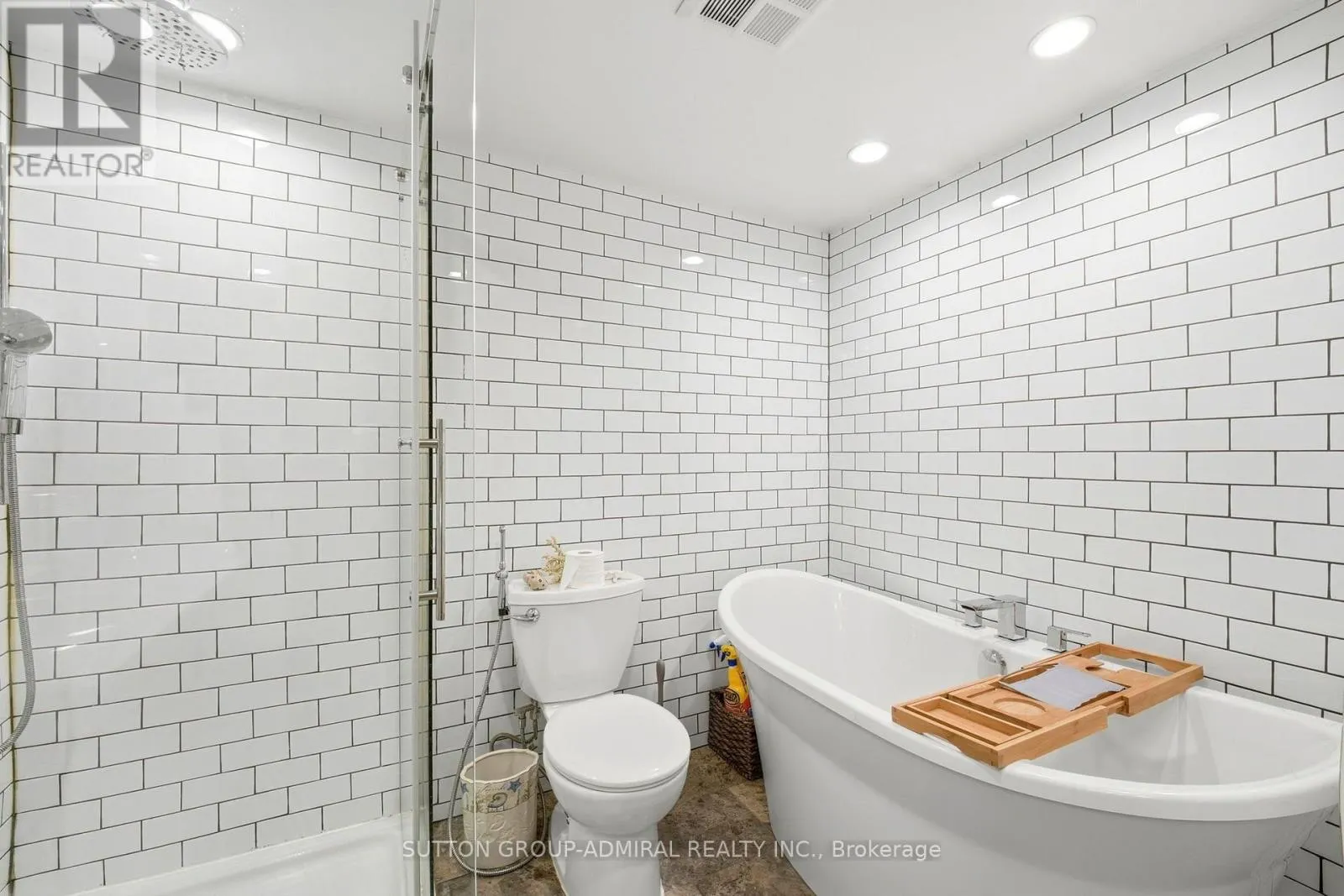27 - 89 LILLIAN STREET