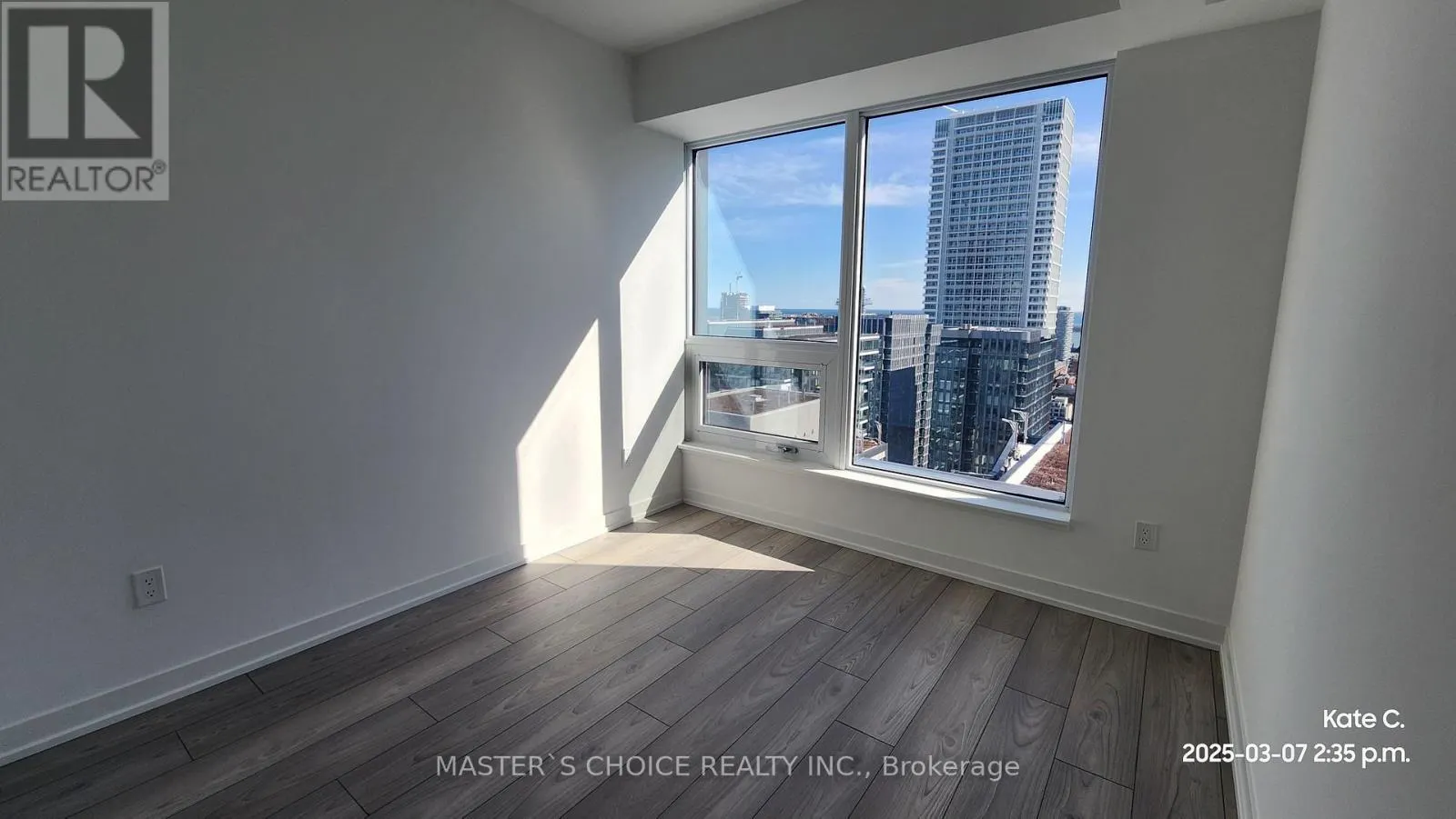 3605 - 82 DALHOUSIE STREET