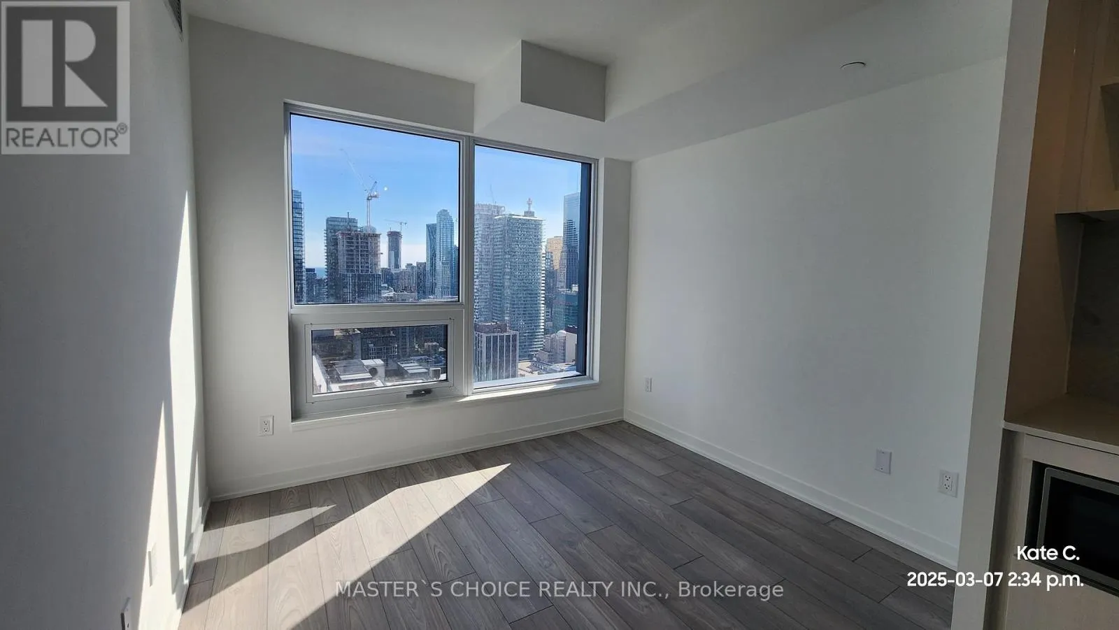 3605 - 82 DALHOUSIE STREET