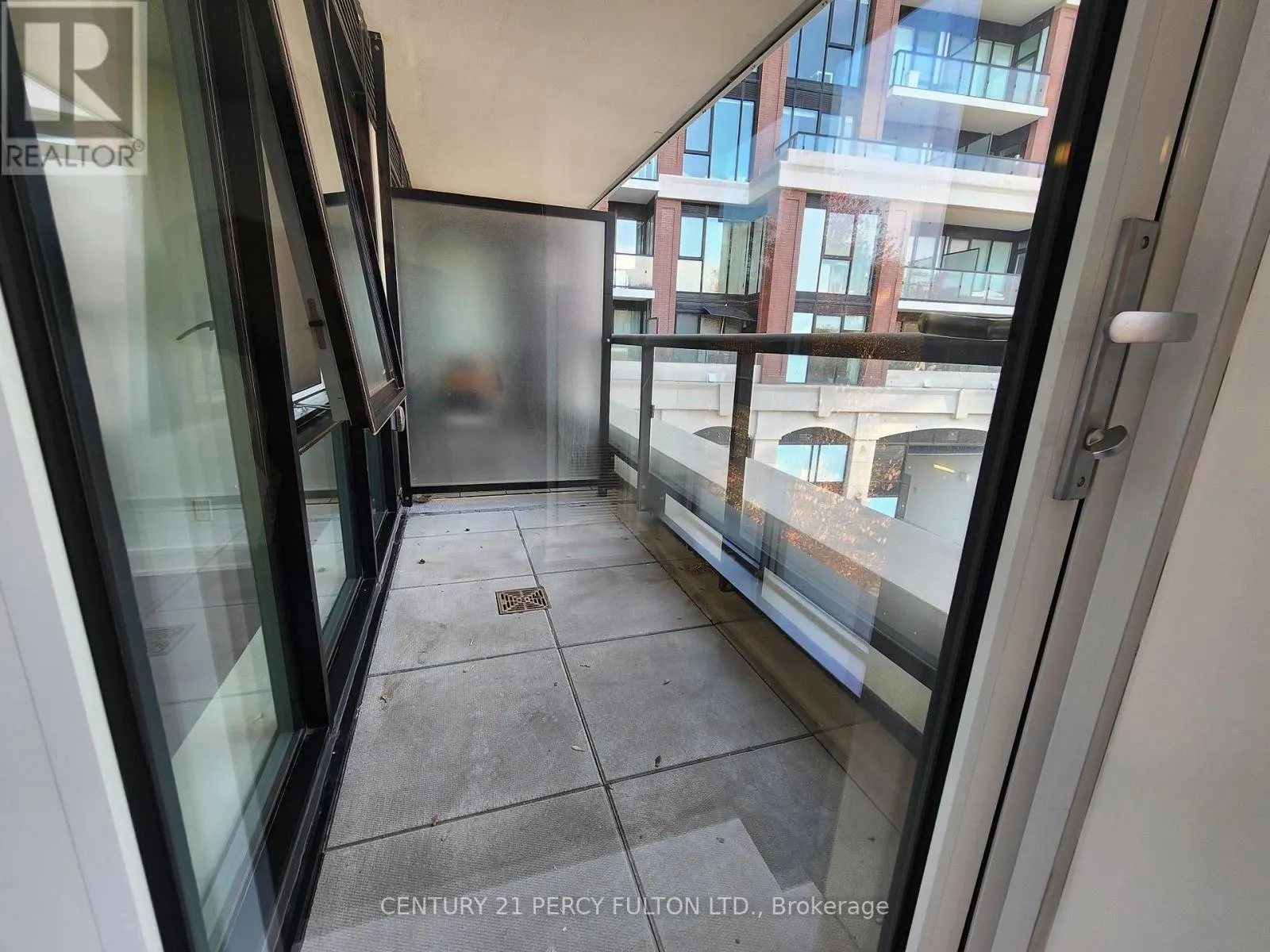 R215 - 18 MILLWOOD ROAD