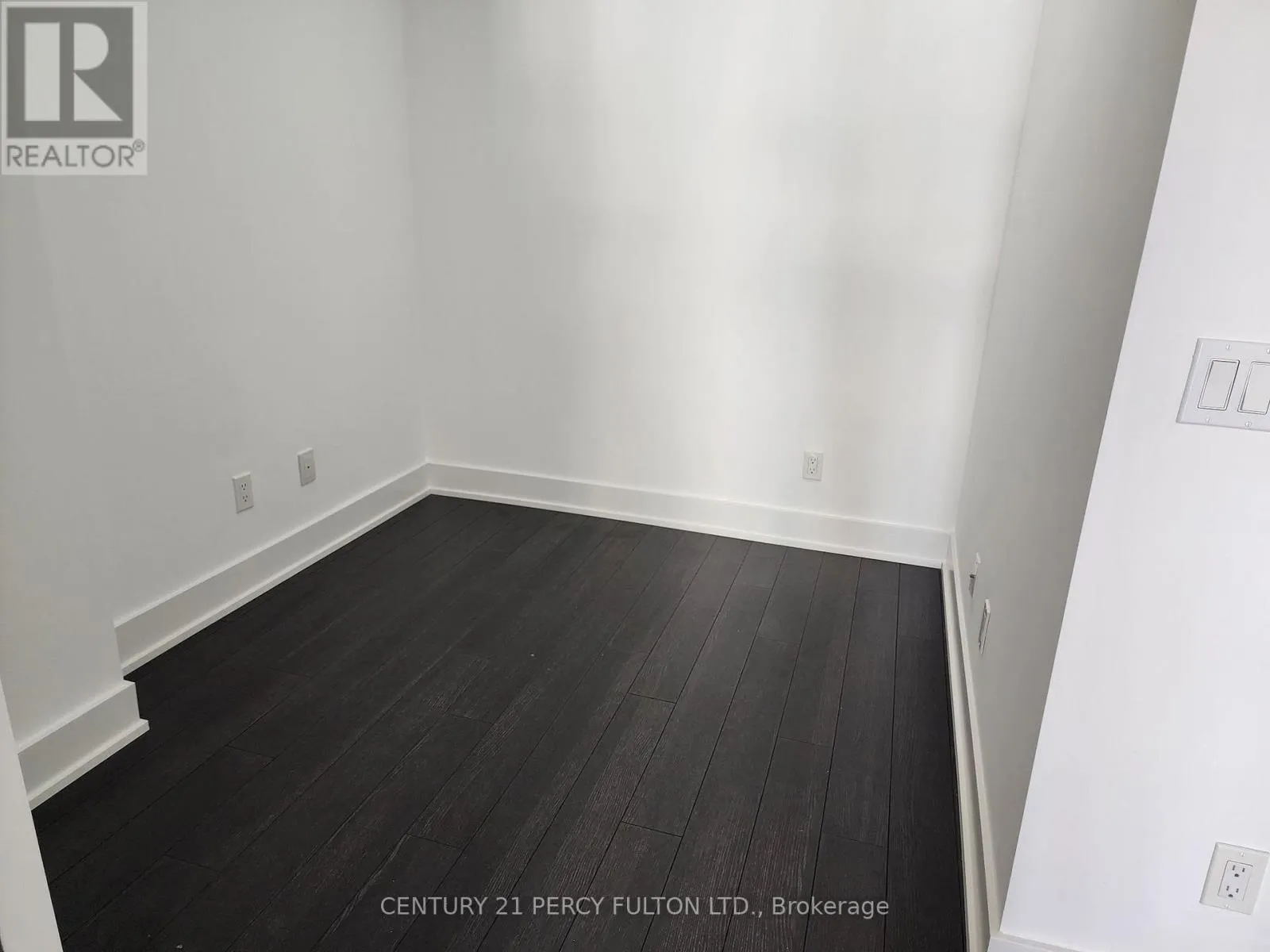 R215 - 18 MILLWOOD ROAD