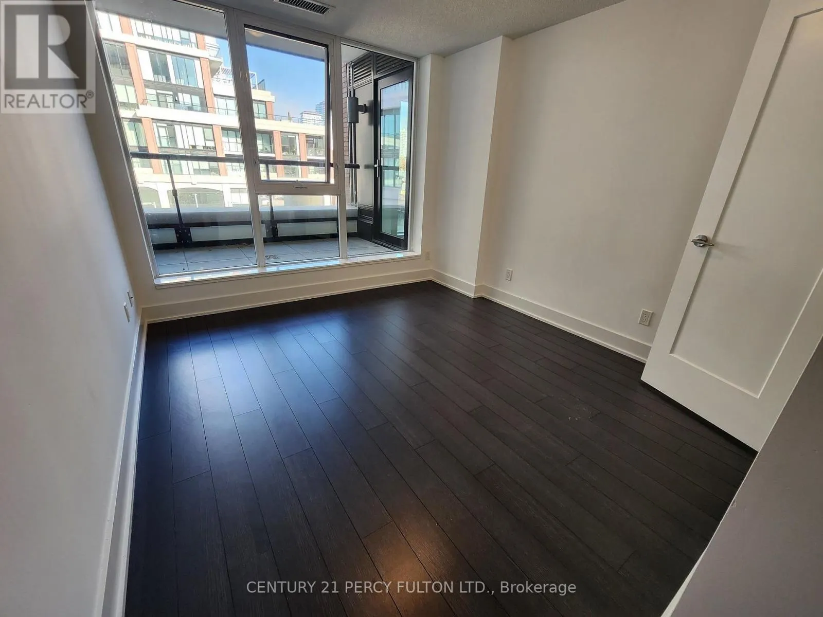R215 - 18 MILLWOOD ROAD