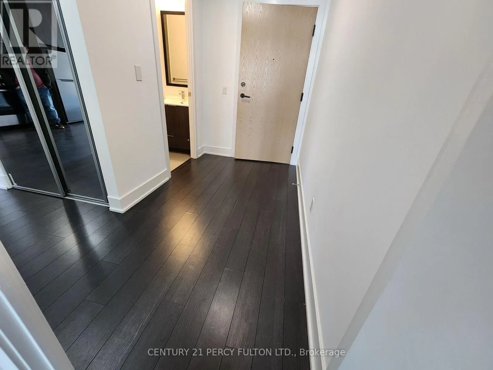 R215 - 18 MILLWOOD ROAD