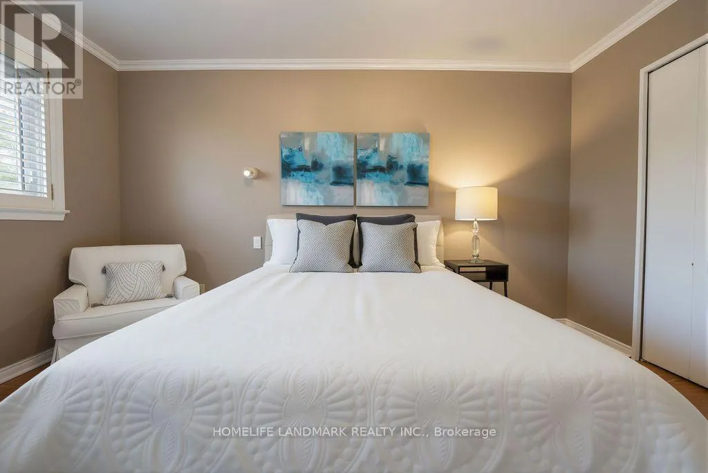 15 TOFINO CRESCENT