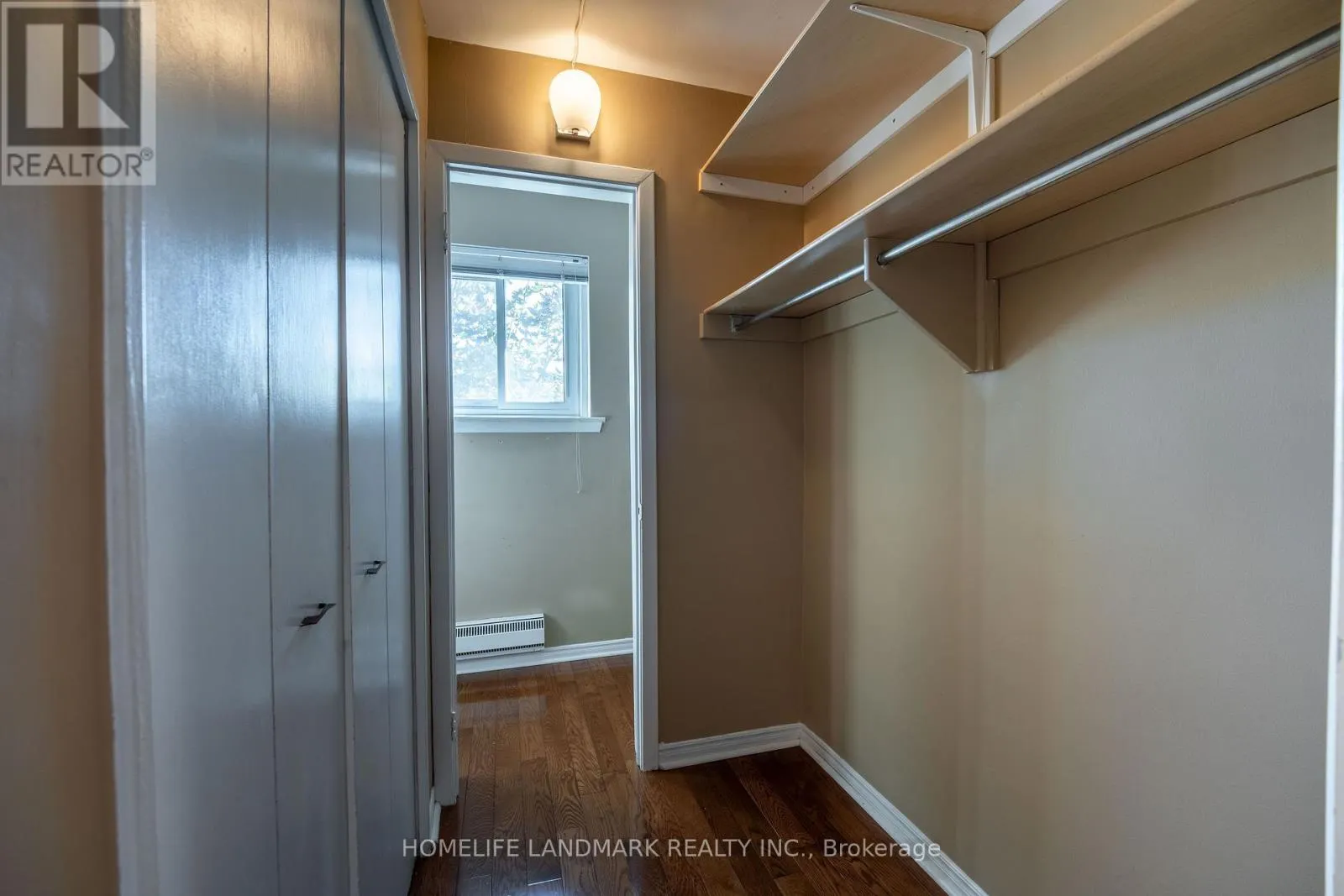 15 TOFINO CRESCENT