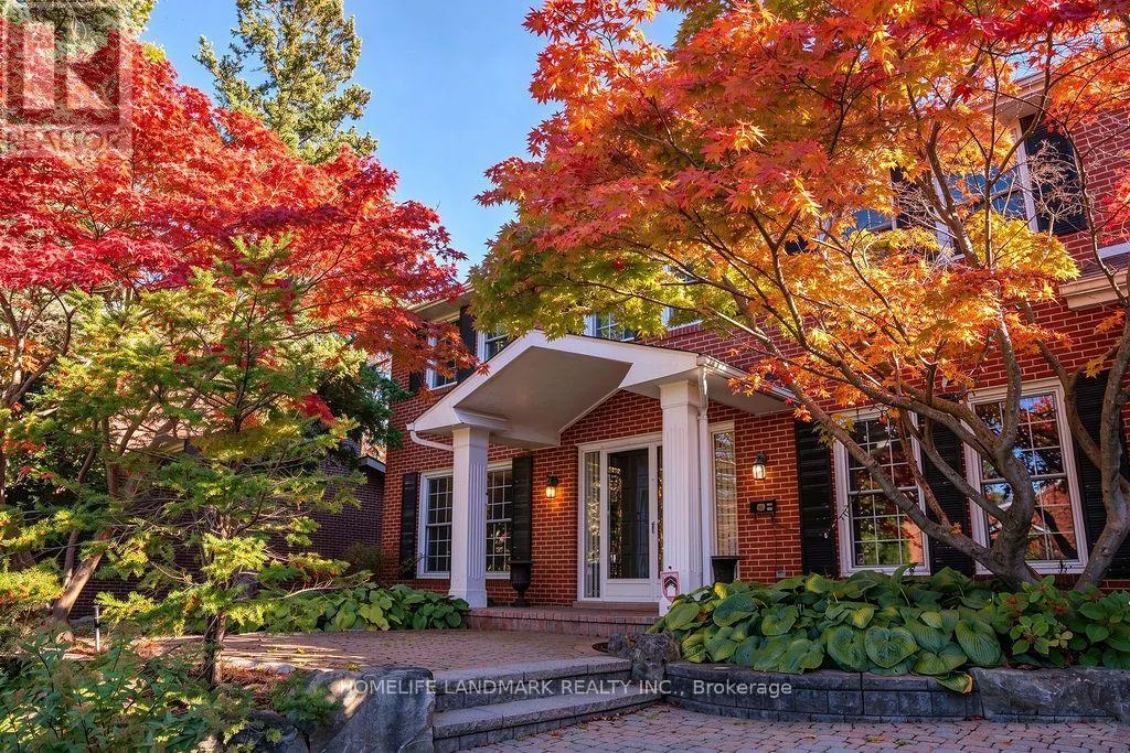 15 TOFINO CRESCENT