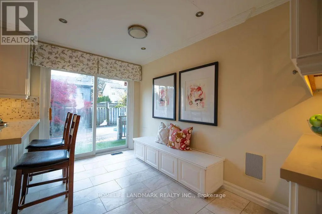 15 TOFINO CRESCENT