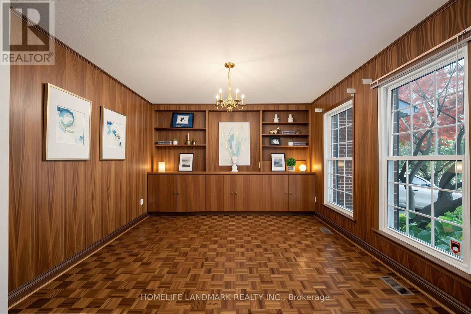 15 TOFINO CRESCENT