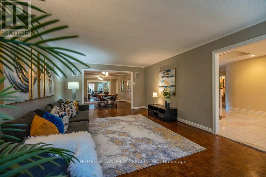 15 TOFINO CRESCENT