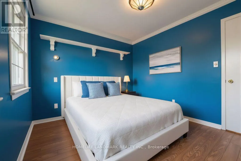 15 TOFINO CRESCENT