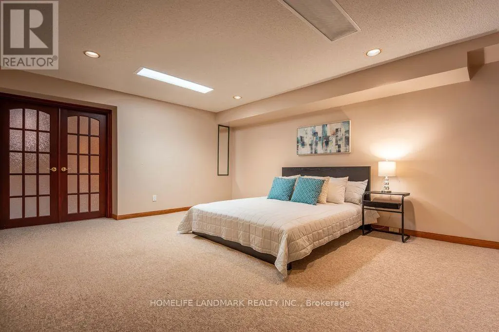 15 TOFINO CRESCENT