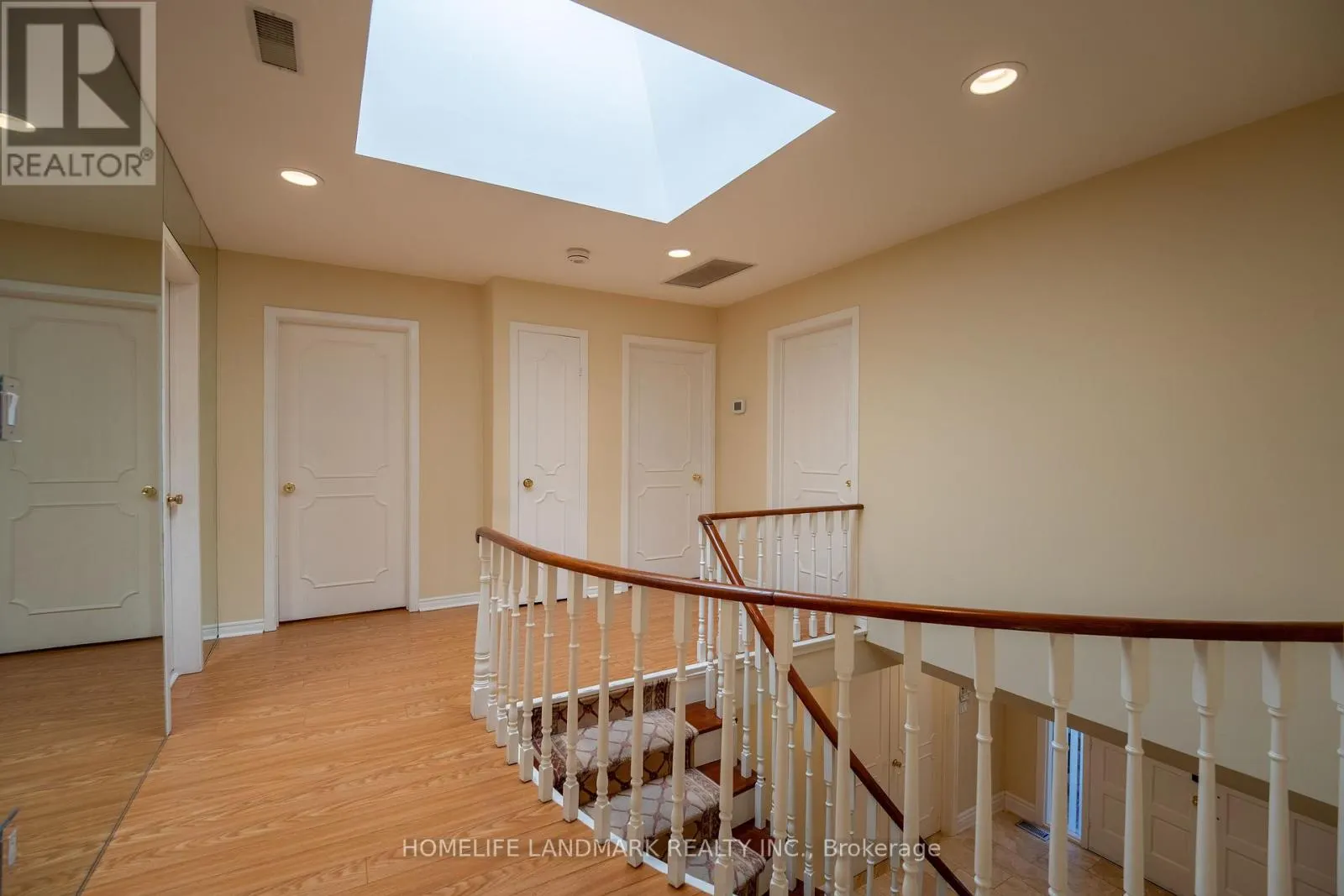 15 TOFINO CRESCENT