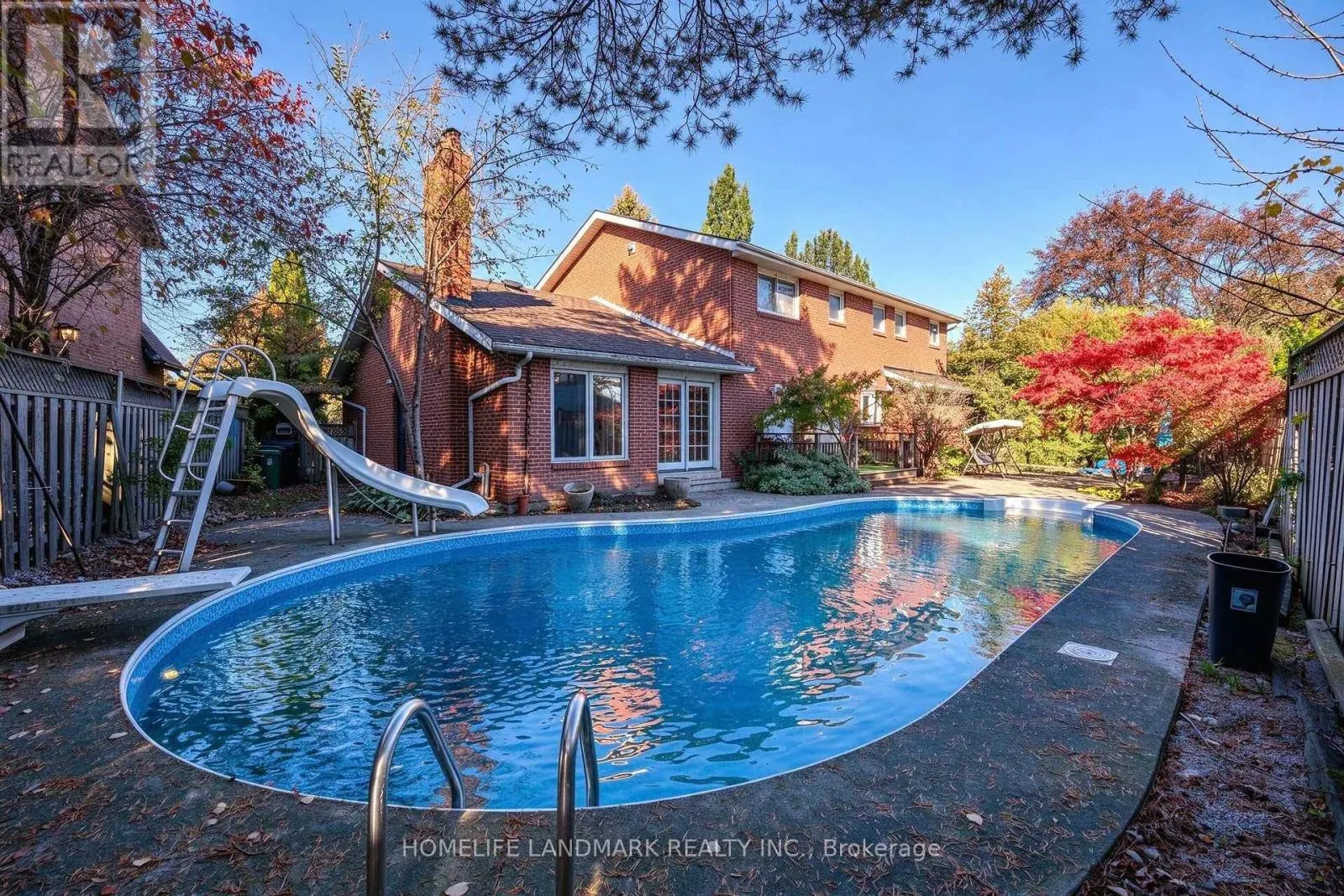 15 TOFINO CRESCENT