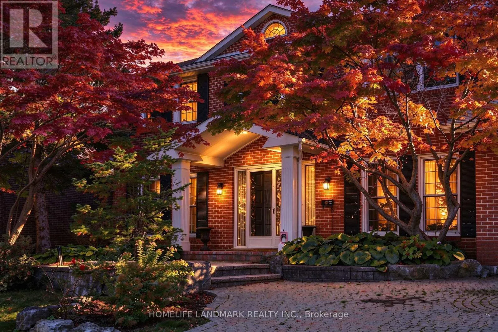 15 TOFINO CRESCENT