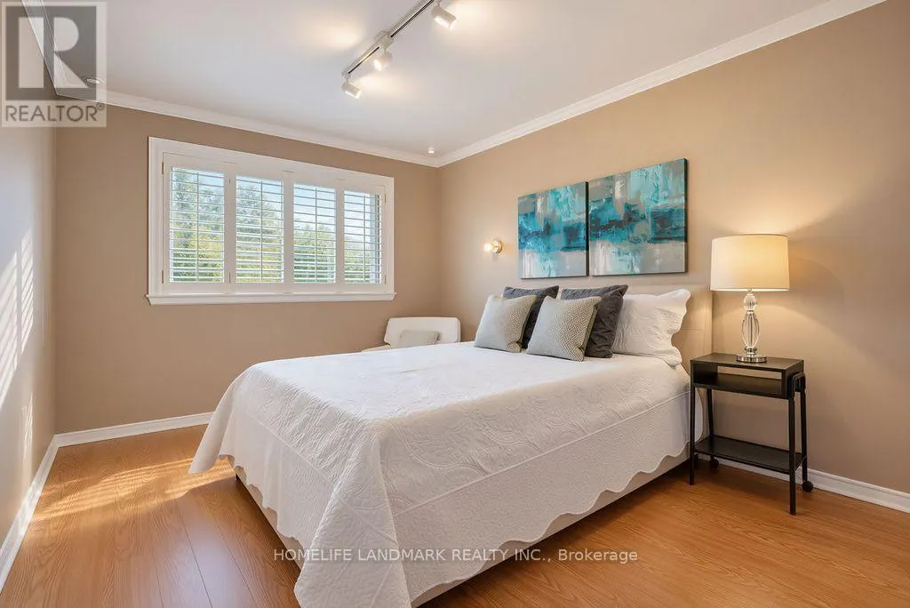 15 TOFINO CRESCENT